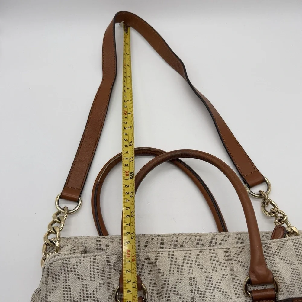 Michael Kors Hamilton Tote Bag Vanilla Monogram Matching Wallet‎
